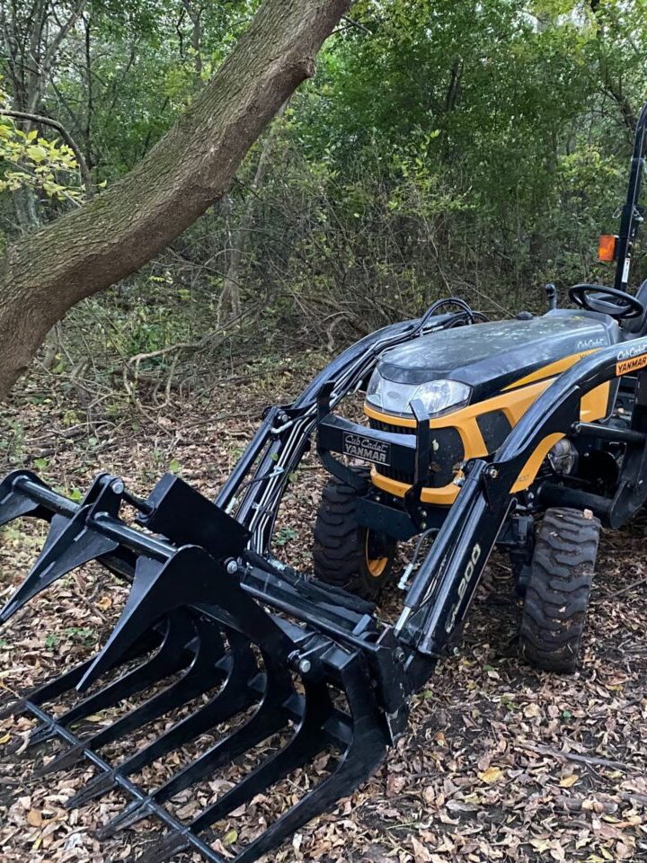 Custom Grapple Attachment including Hydraulics